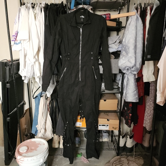Hot Topic Black Grommet Long Sleeve Jumpsuit, M - Picture 2 of 5